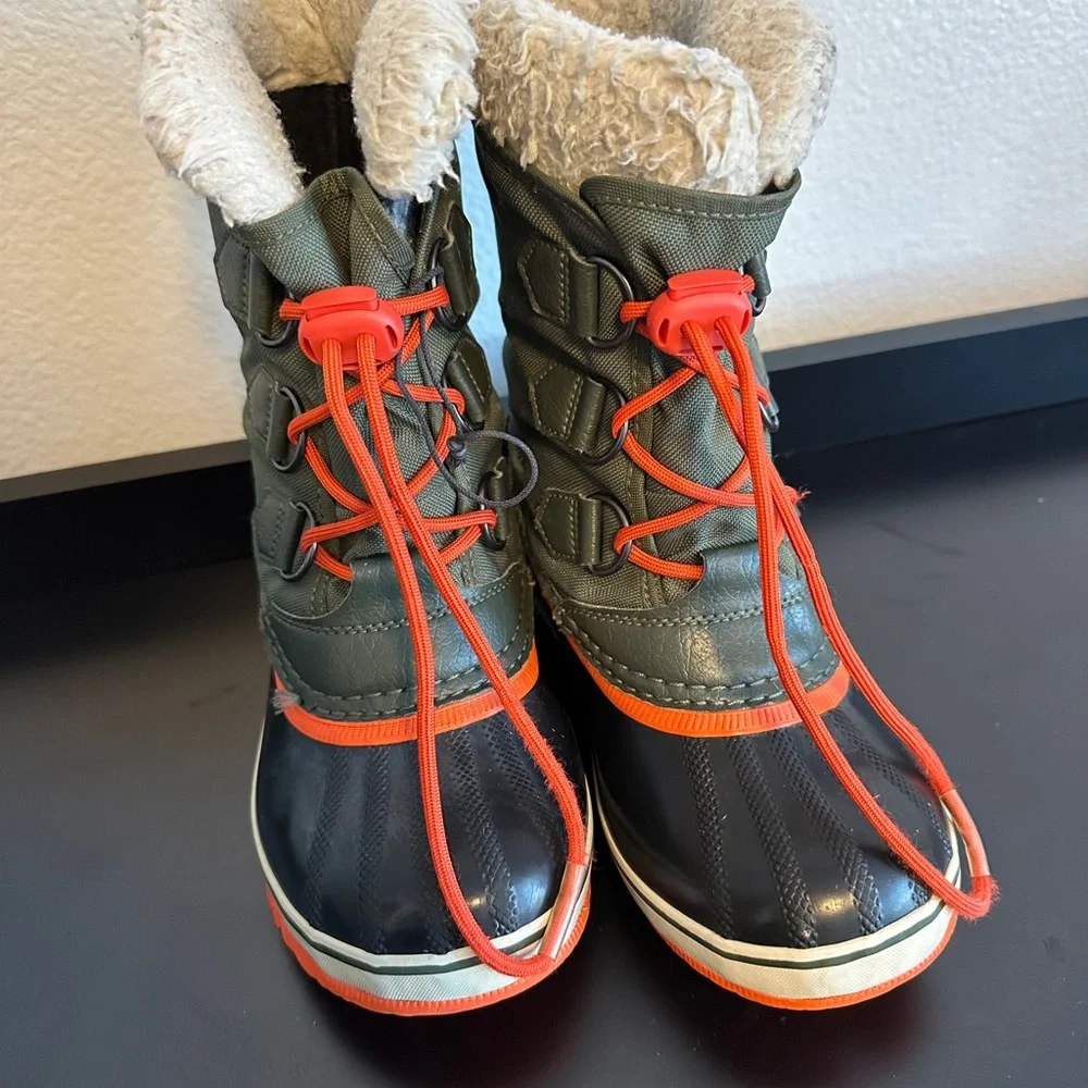Sorel Kids Snow Boots - Olive and Black